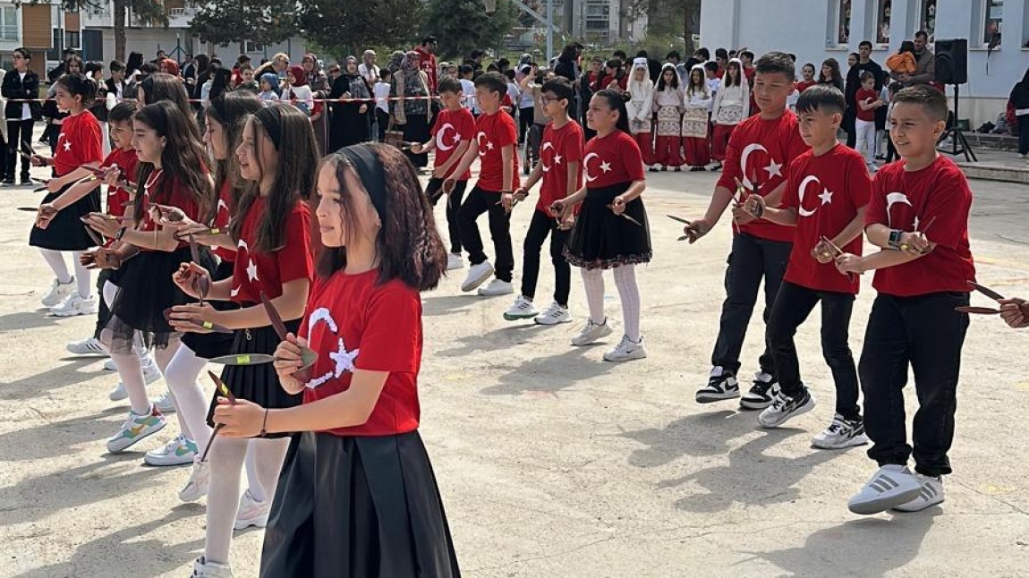 23 NİSAN ULUSAL EGEMENLİK VE ÇOCUK BAYRAMI OKULUMUZDA COŞKUYLA KUTLANDI